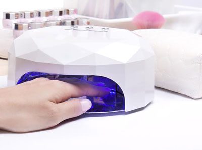Applicazione gel unghie